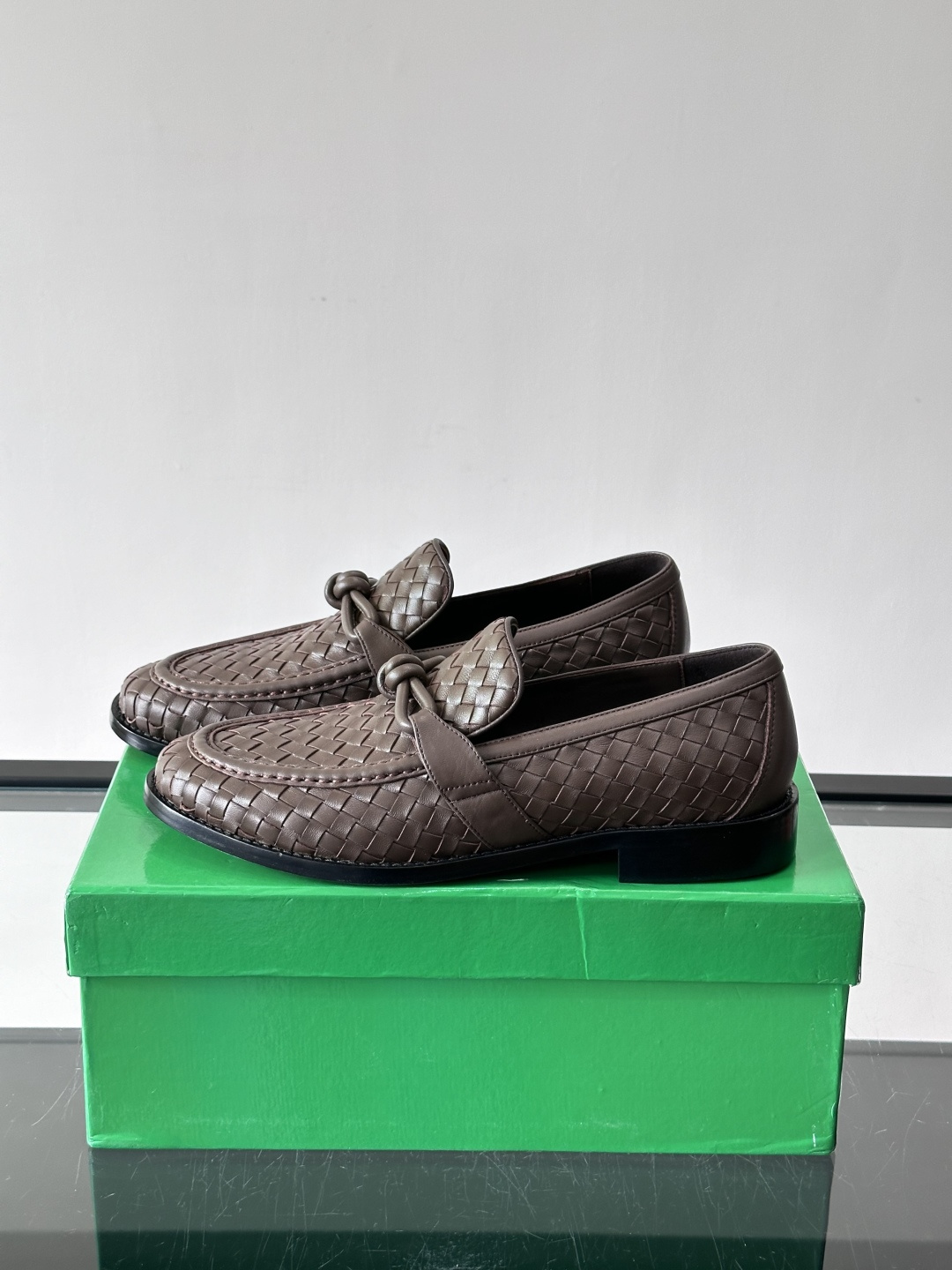 Bottega Veneta 情侣款👫编织乐福鞋​​✨这款乐福鞋采用经Intrecciato编织工艺，小