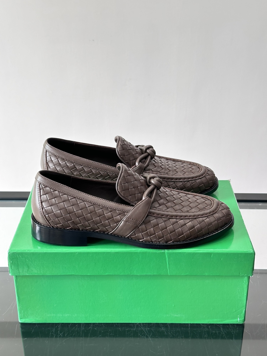 Bottega Veneta 情侣款👫编织乐福鞋​​✨这款乐福鞋采用经Intrecciato编织工艺，小