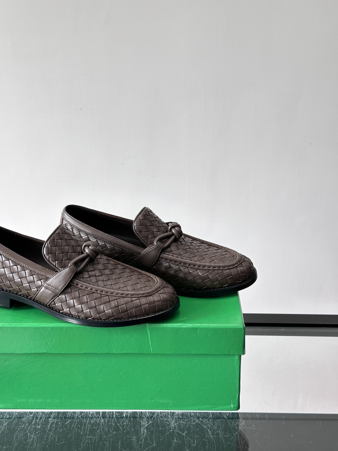 Bottega Veneta 情侣款👫编织乐福鞋​​✨这款乐福鞋采用经Intrecciato编织工艺，小