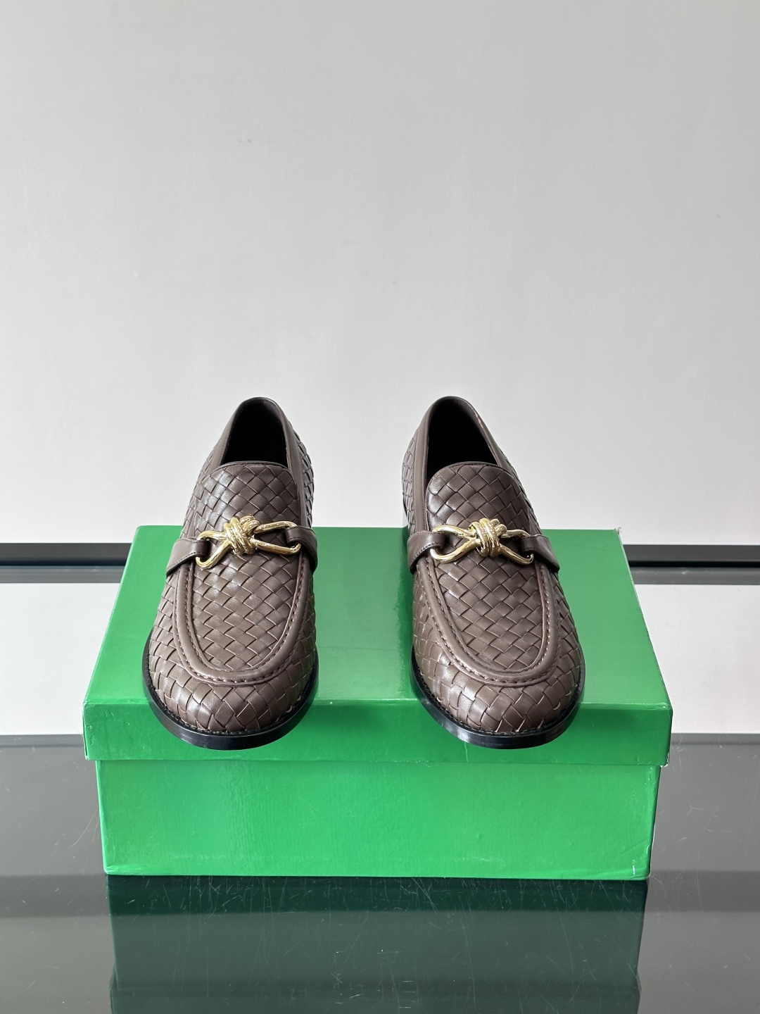 Bottega Veneta 情侣款👫编织乐福鞋​​✨这款乐福鞋采用经Intrecciato编织工艺，小