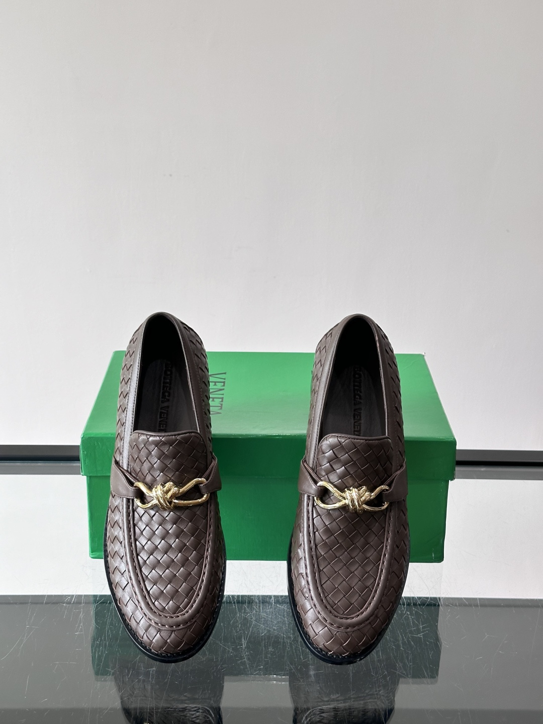 Bottega Veneta 情侣款👫编织乐福鞋​​✨这款乐福鞋采用经Intrecciato编织工艺，小
