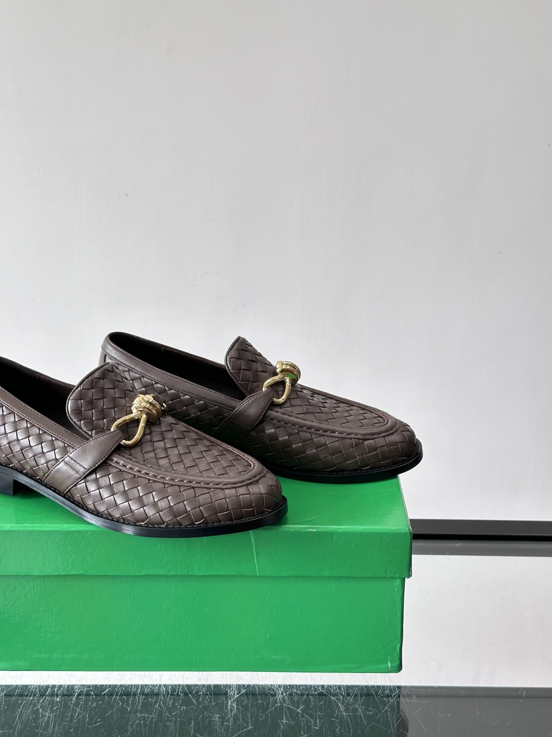 Bottega Veneta 情侣款👫编织乐福鞋​​✨这款乐福鞋采用经Intrecciato编织工艺，小