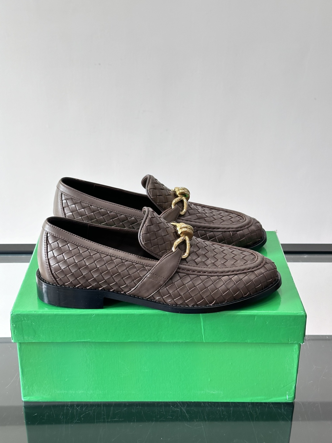 Bottega Veneta 情侣款👫编织乐福鞋​​✨这款乐福鞋采用经Intrecciato编织工艺，小