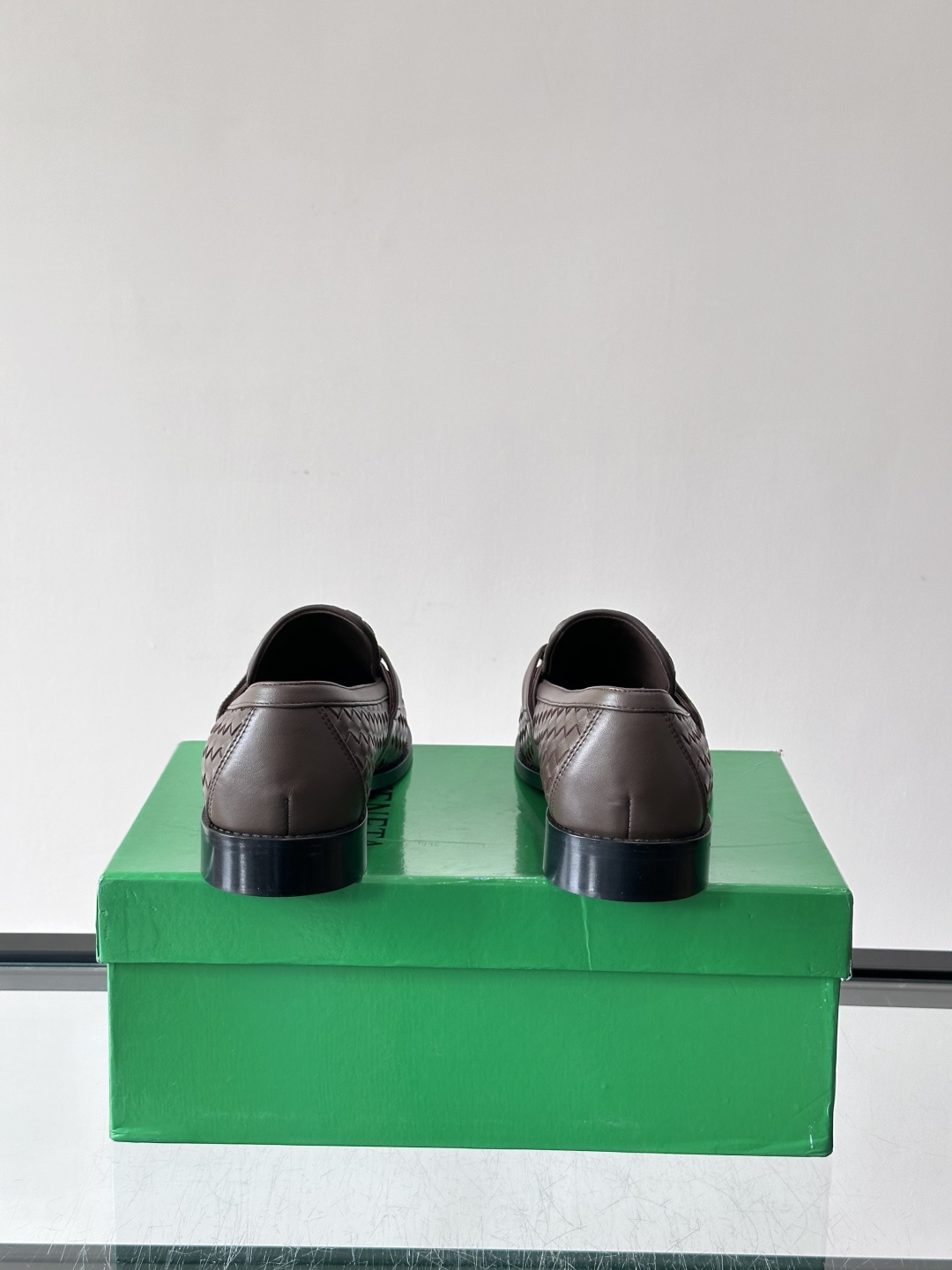 Bottega Veneta 情侣款👫编织乐福鞋​​✨这款乐福鞋采用经Intrecciato编织工艺，小