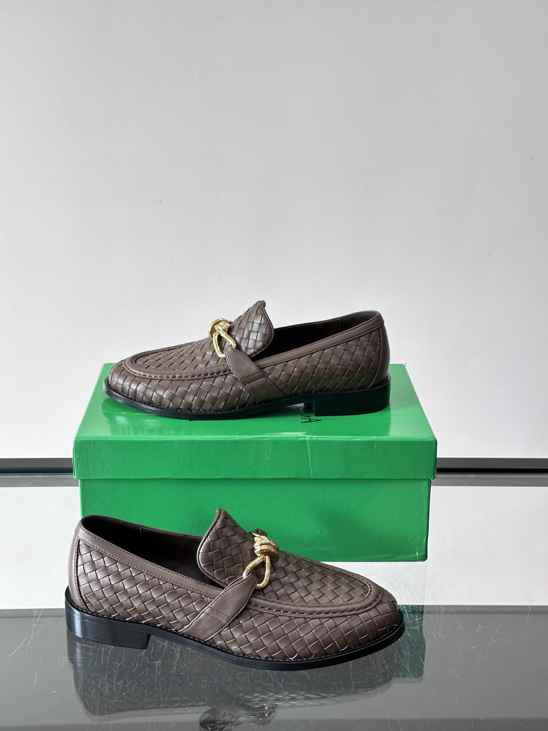 Bottega Veneta 情侣款👫编织乐福鞋​​✨这款乐福鞋采用经Intrecciato编织工艺，小
