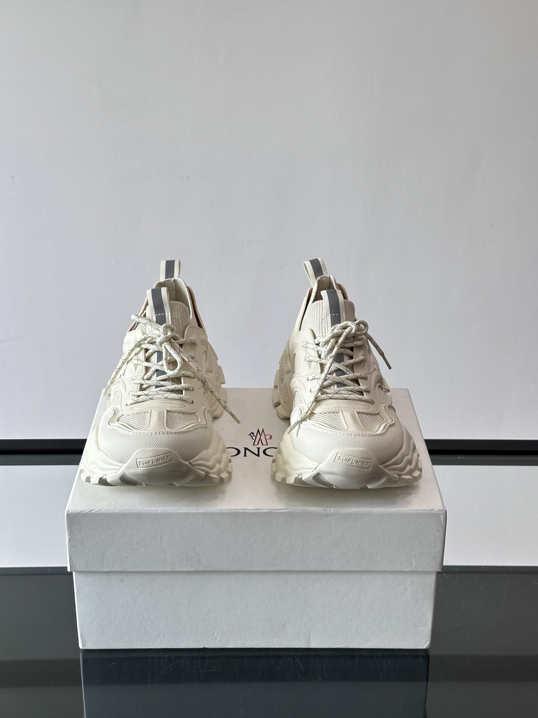 👟Moncler男士老爹鞋，网面➕牛皮拼接，透气又有支撑力，厚底设计增高显腿长，缓震效果棒棒哒！配色简约