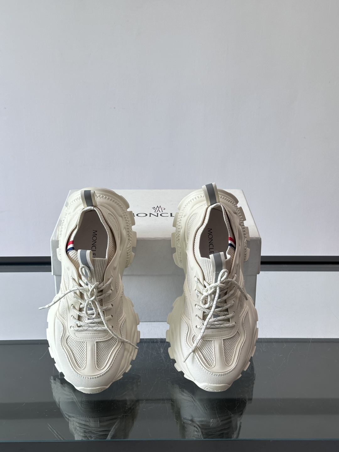 👟Moncler男士老爹鞋，网面➕牛皮拼接，透气又有支撑力，厚底设计增高显腿长，缓震效果棒棒哒！配色简约