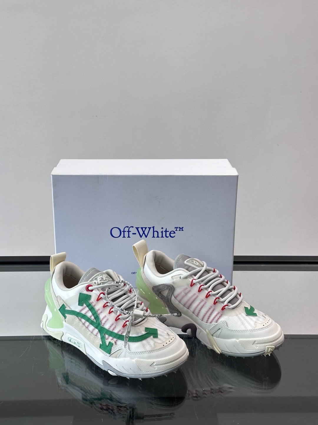 👟Off-White Moccasin 2.0情侣款👫运动鞋，多色拼接，网布➕牛皮材质，层次感满满。鞋侧