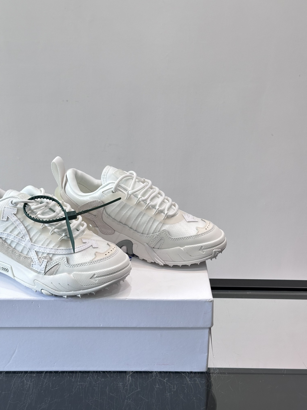 👟Off-White Moccasin 2.0情侣款👫运动鞋，多色拼接，网布➕牛皮材质，层次感满满。鞋侧