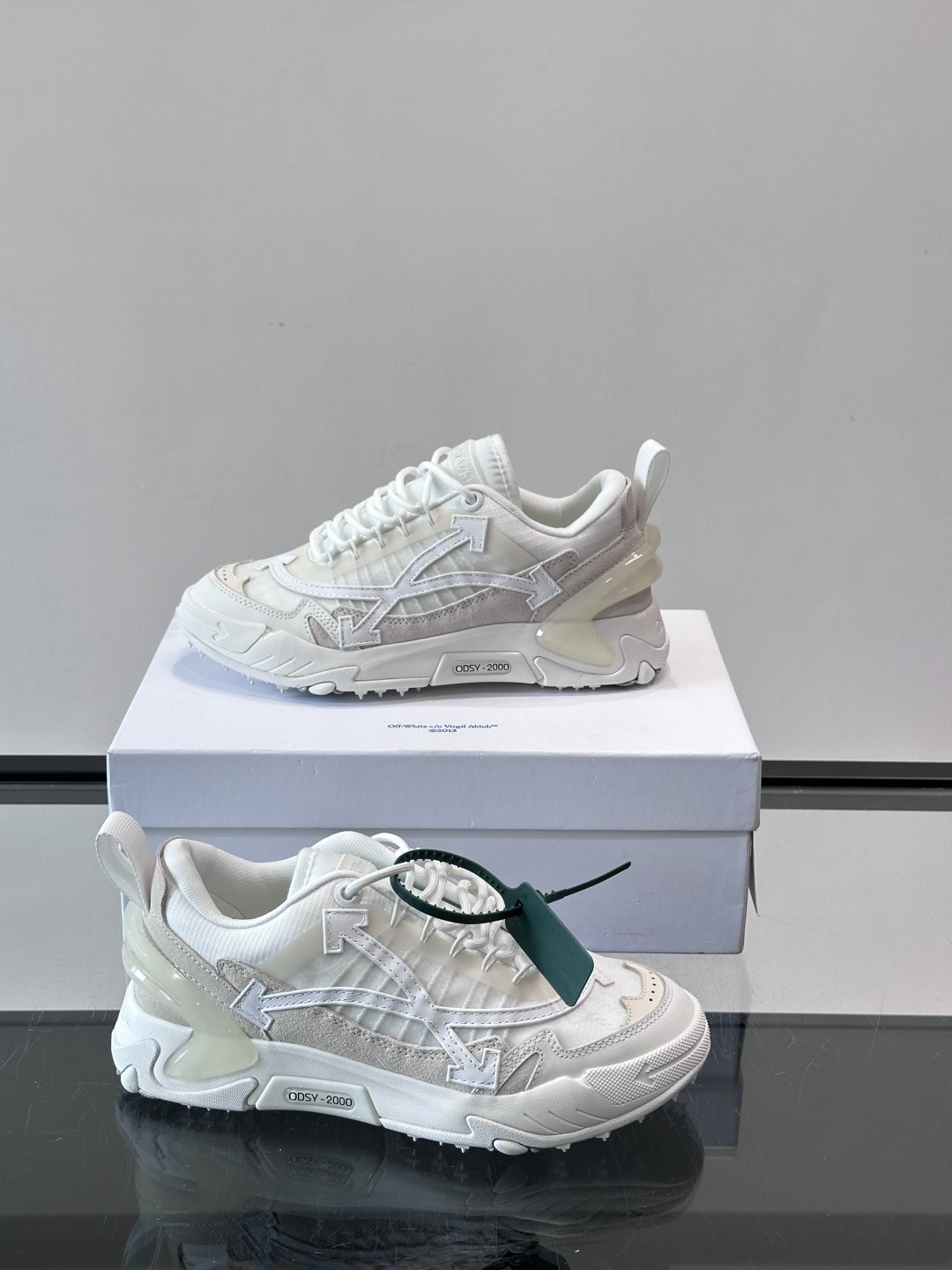 👟Off-White Moccasin 2.0情侣款👫运动鞋，多色拼接，网布➕牛皮材质，层次感满满。鞋侧