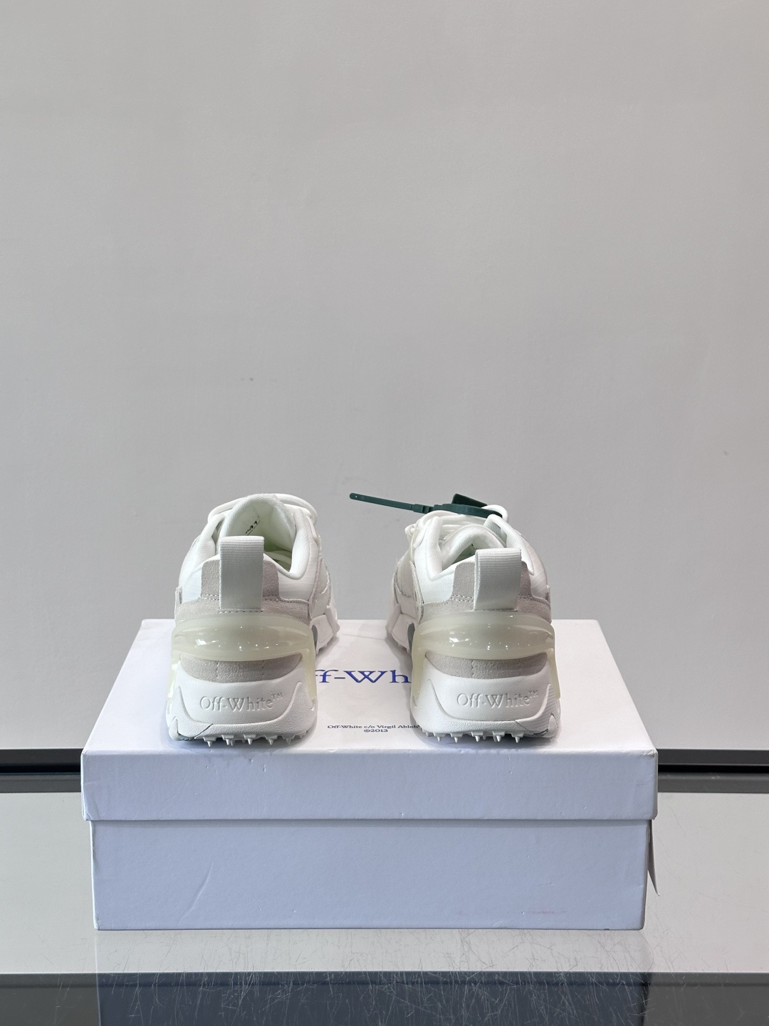 👟Off-White Moccasin 2.0情侣款👫运动鞋，多色拼接，网布➕牛皮材质，层次感满满。鞋侧