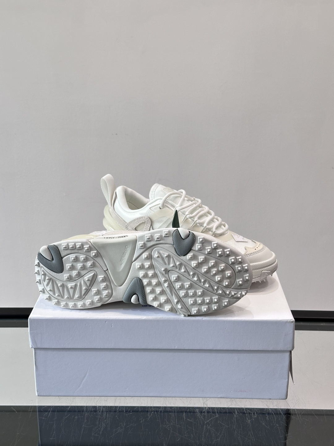 👟Off-White Moccasin 2.0情侣款👫运动鞋，多色拼接，网布➕牛皮材质，层次感满满。鞋侧