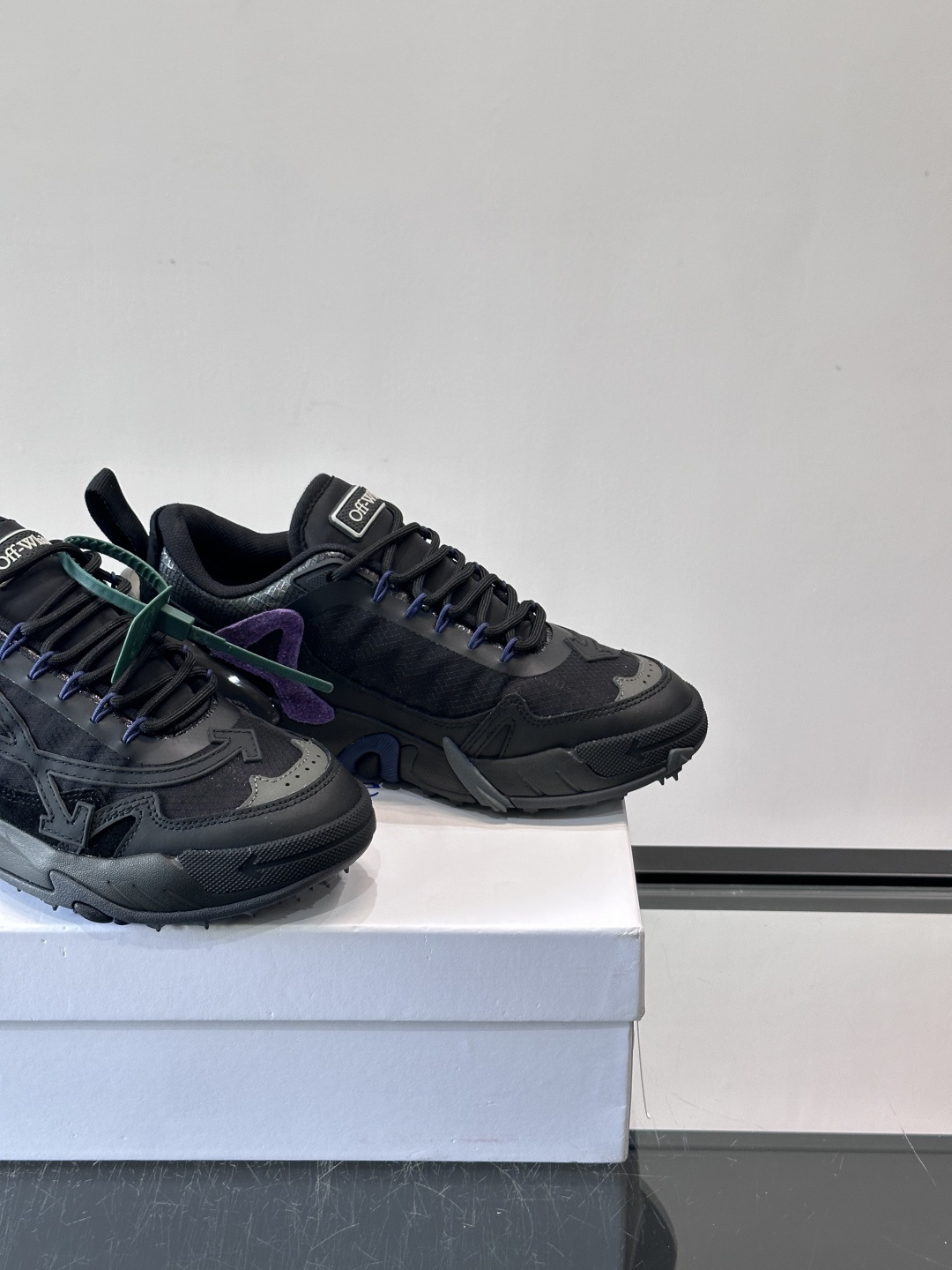 👟Off-White Moccasin 2.0情侣款👫运动鞋，多色拼接，网布➕牛皮材质，层次感满满。鞋侧