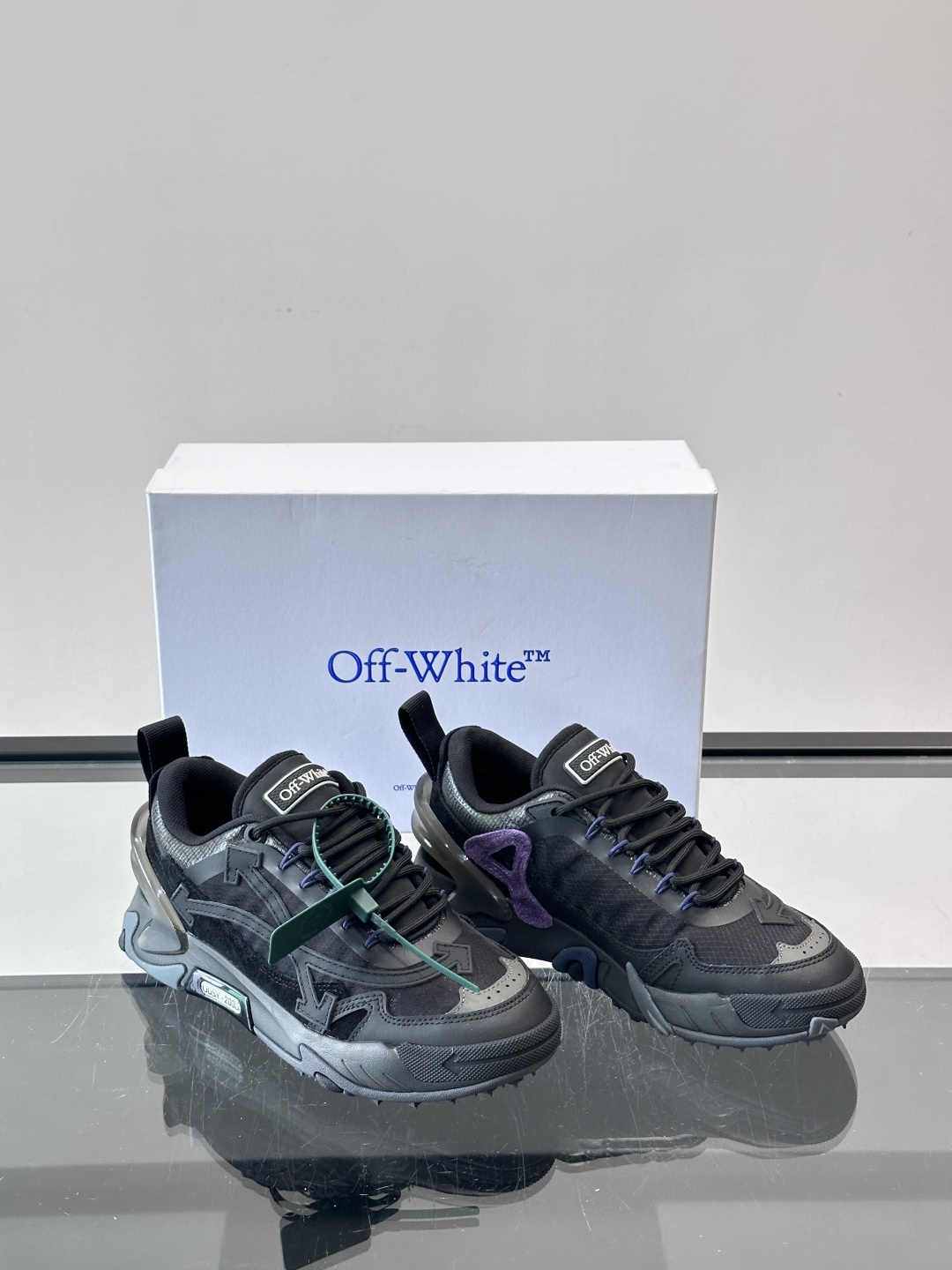 👟Off-White Moccasin 2.0情侣款👫运动鞋，多色拼接，网布➕牛皮材质，层次感满满。鞋侧