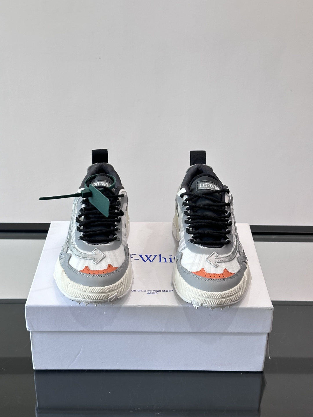 👟Off-White Moccasin 2.0情侣款👫运动鞋，多色拼接，网布➕牛皮材质，层次感满满。鞋侧