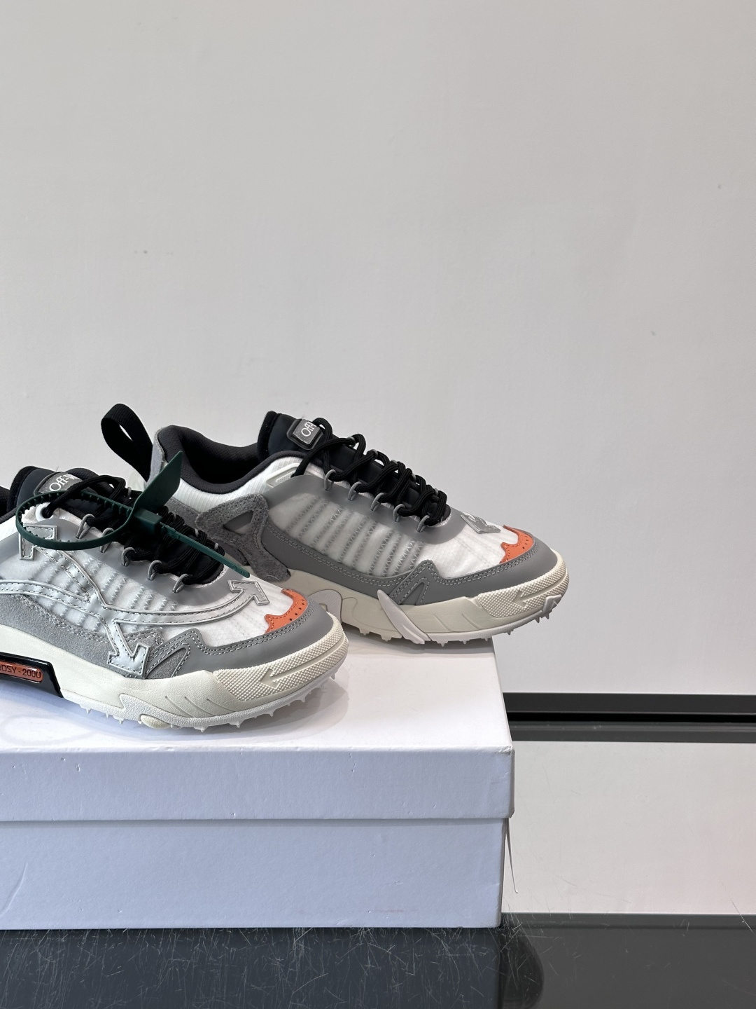 👟Off-White Moccasin 2.0情侣款👫运动鞋，多色拼接，网布➕牛皮材质，层次感满满。鞋侧