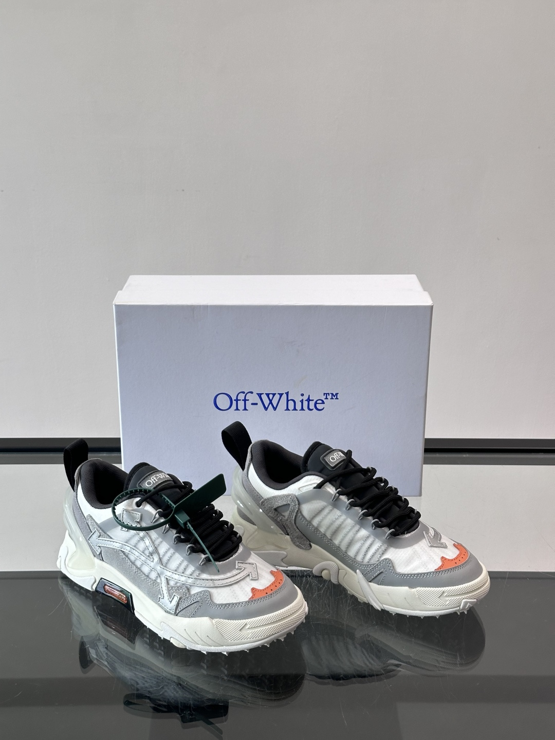 👟Off-White Moccasin 2.0情侣款👫运动鞋，多色拼接，网布➕牛皮材质，层次感满满。鞋侧