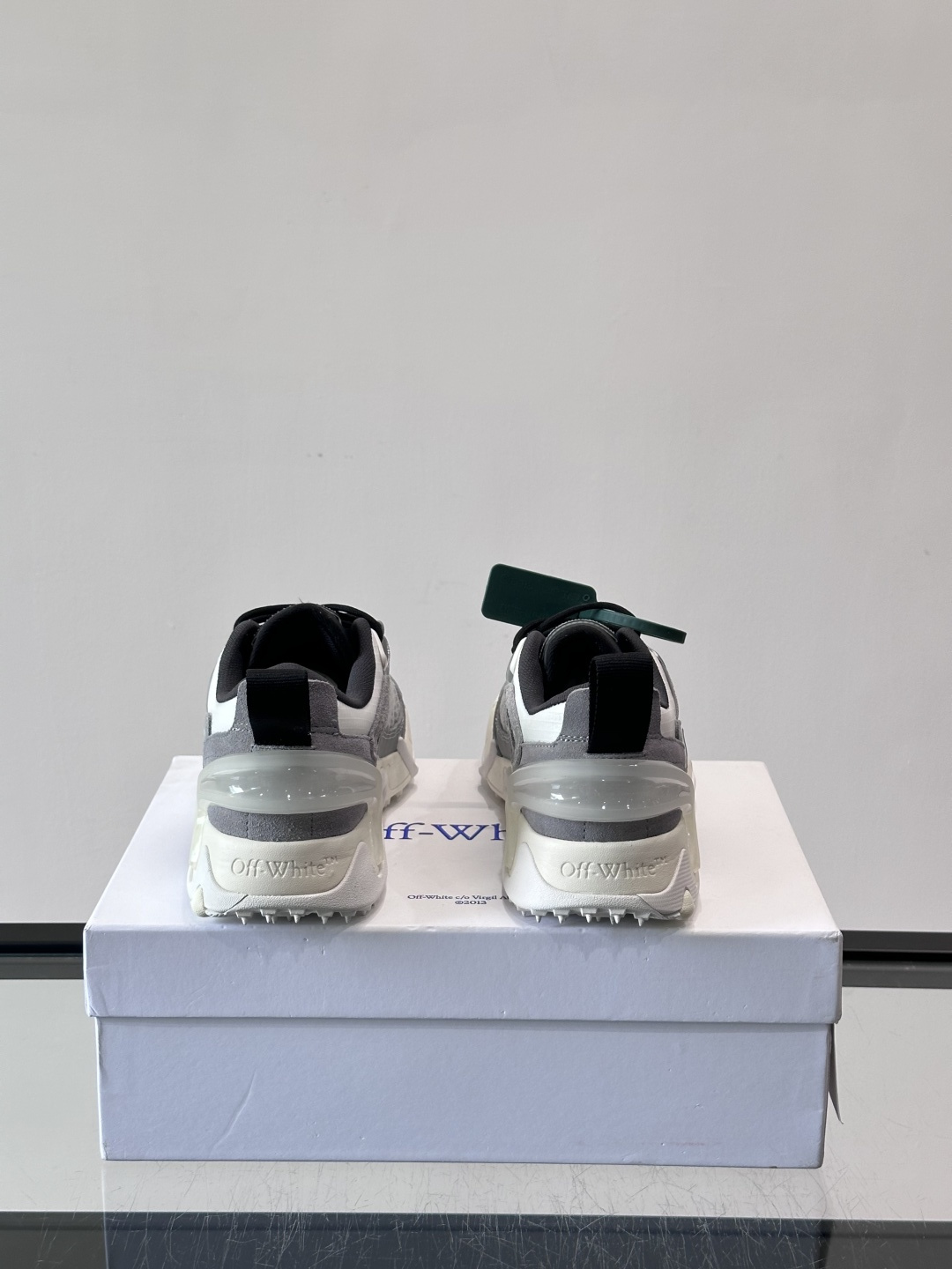 👟Off-White Moccasin 2.0情侣款👫运动鞋，多色拼接，网布➕牛皮材质，层次感满满。鞋侧