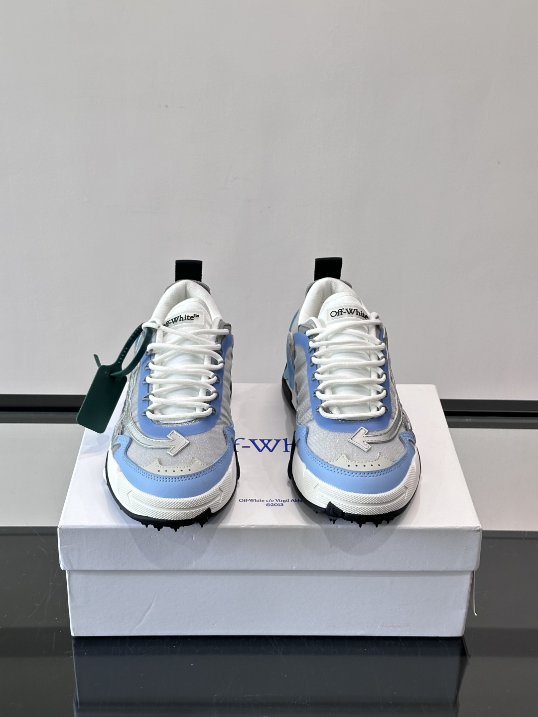 👟Off-White Moccasin 2.0情侣款👫运动鞋，多色拼接，网布➕牛皮材质，层次感满满。鞋侧