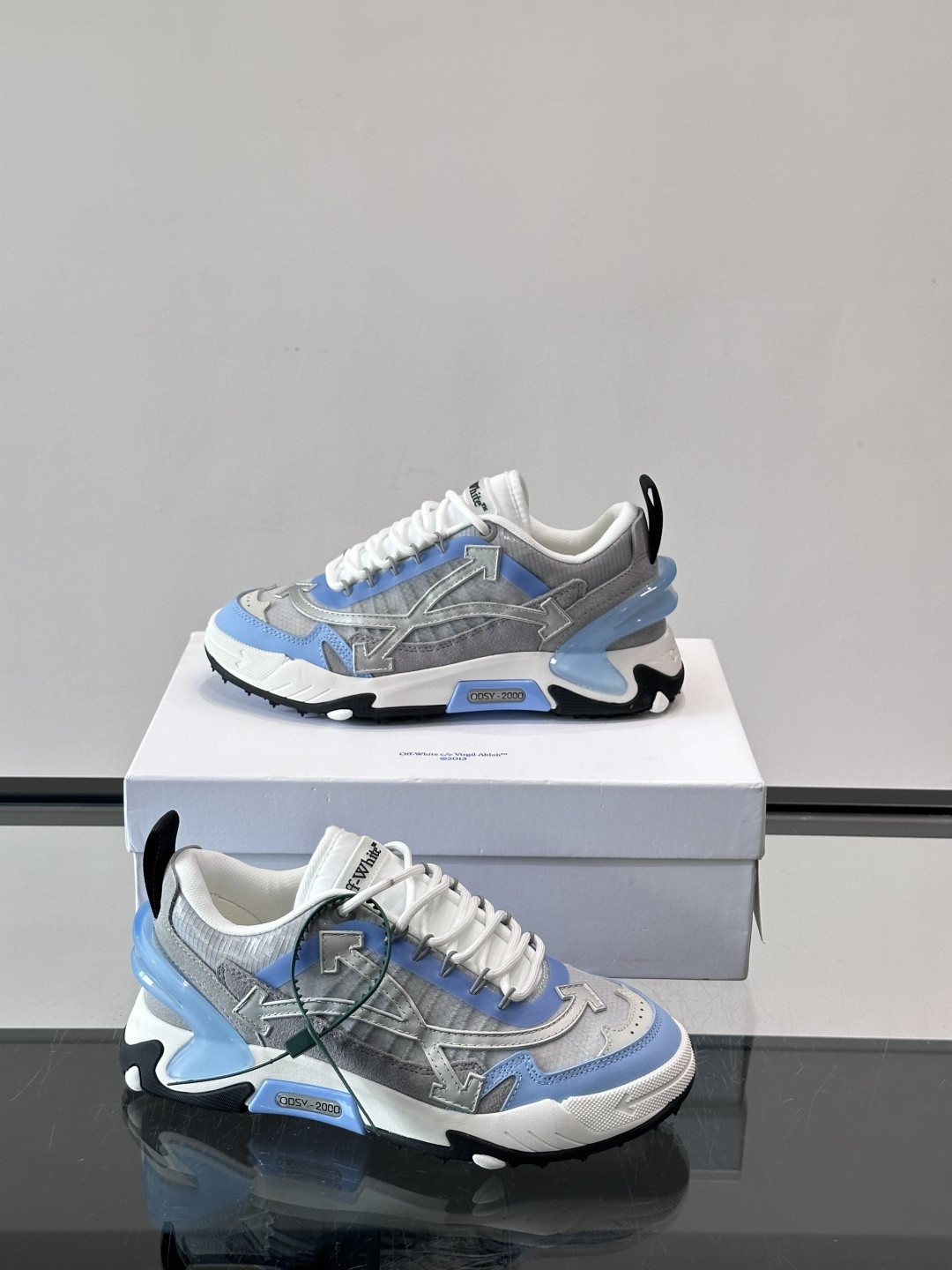 👟Off-White Moccasin 2.0情侣款👫运动鞋，多色拼接，网布➕牛皮材质，层次感满满。鞋侧