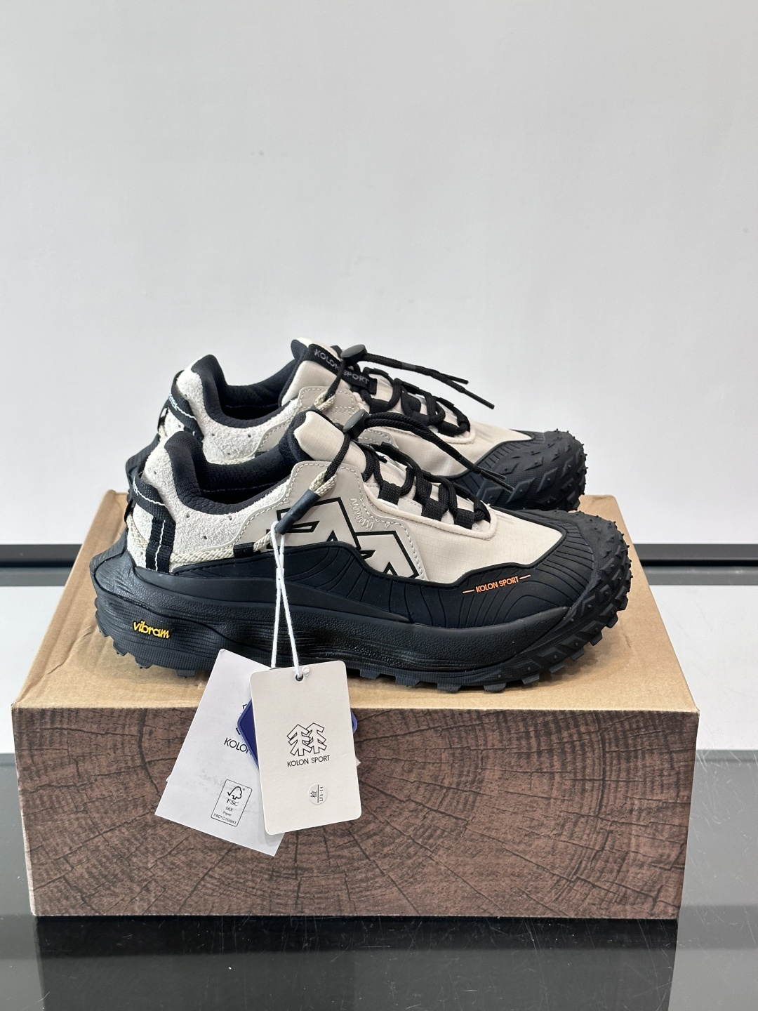 👟可隆LITCAMPMEGA徒步鞋，配色超美！GORE-TEX防水，户外雨天也不怕湿脚。Vibram大底