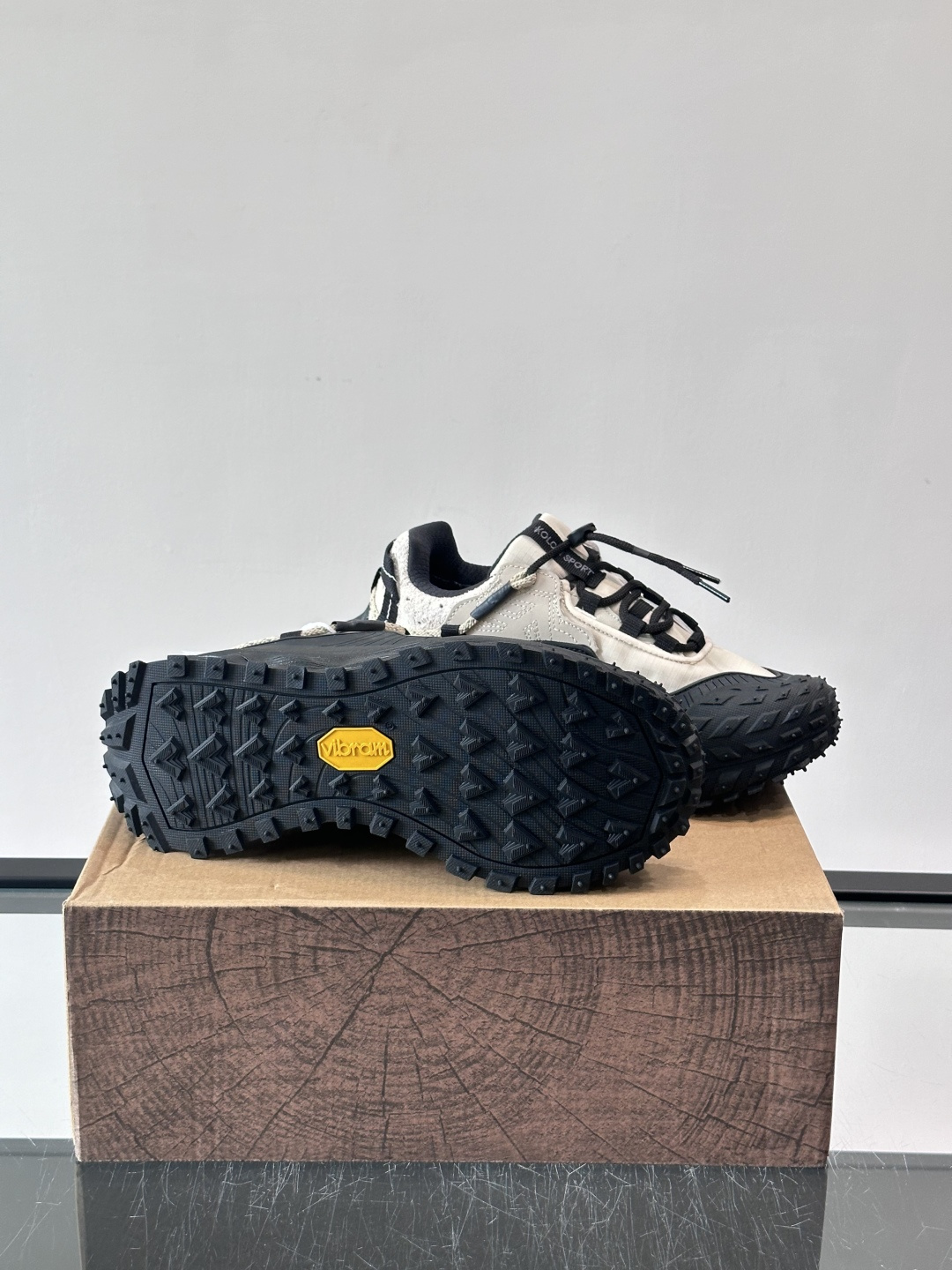 👟可隆LITCAMPMEGA徒步鞋，配色超美！GORE-TEX防水，户外雨天也不怕湿脚。Vibram大底