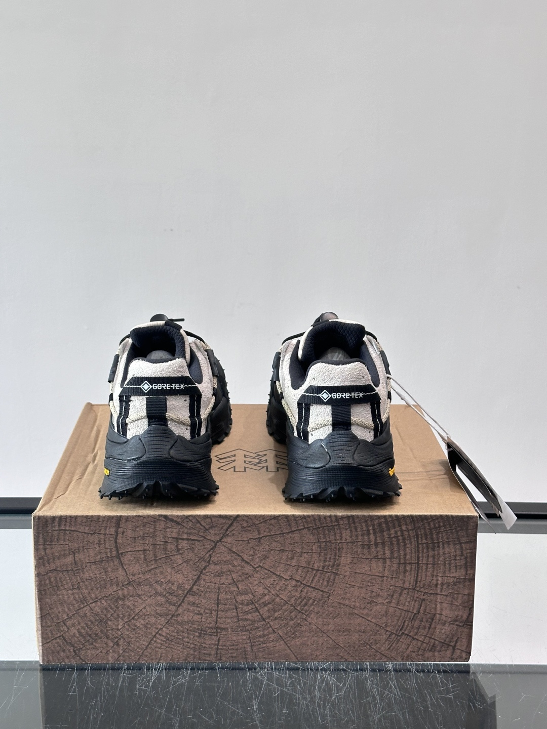 👟可隆LITCAMPMEGA徒步鞋，配色超美！GORE-TEX防水，户外雨天也不怕湿脚。Vibram大底