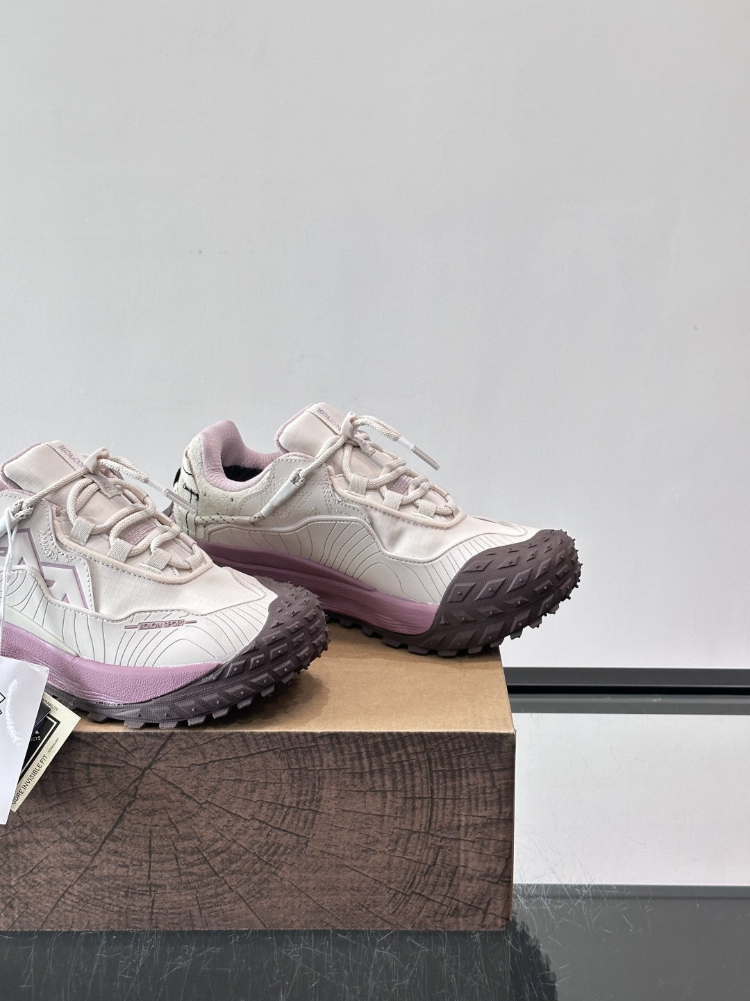 👟可隆LITCAMPMEGA徒步鞋，配色超美！GORE-TEX防水，户外雨天也不怕湿脚。Vibram大底
