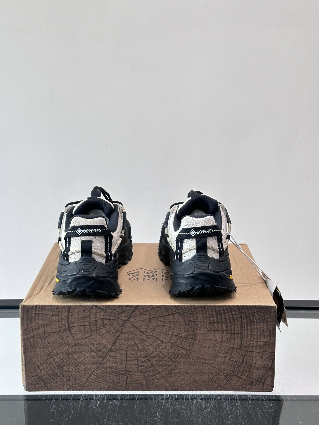 👟可隆LITCAMPMEGA徒步鞋，配色超美！GORE-TEX防水，户外雨天也不怕湿脚。Vibram大底