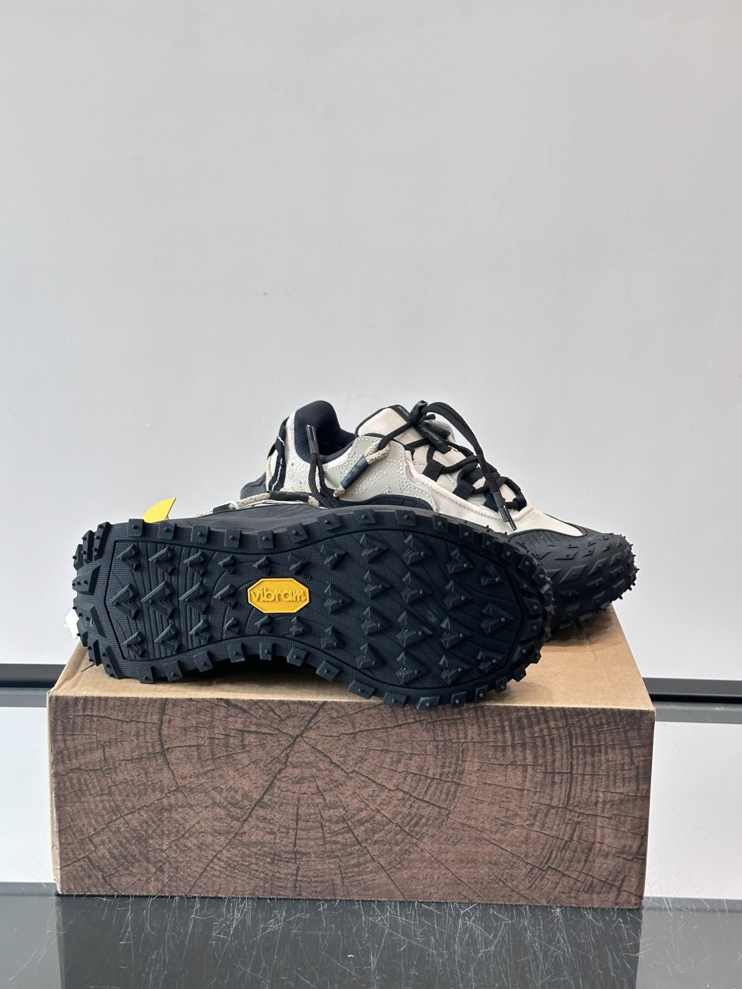 👟可隆LITCAMPMEGA徒步鞋，配色超美！GORE-TEX防水，户外雨天也不怕湿脚。Vibram大底