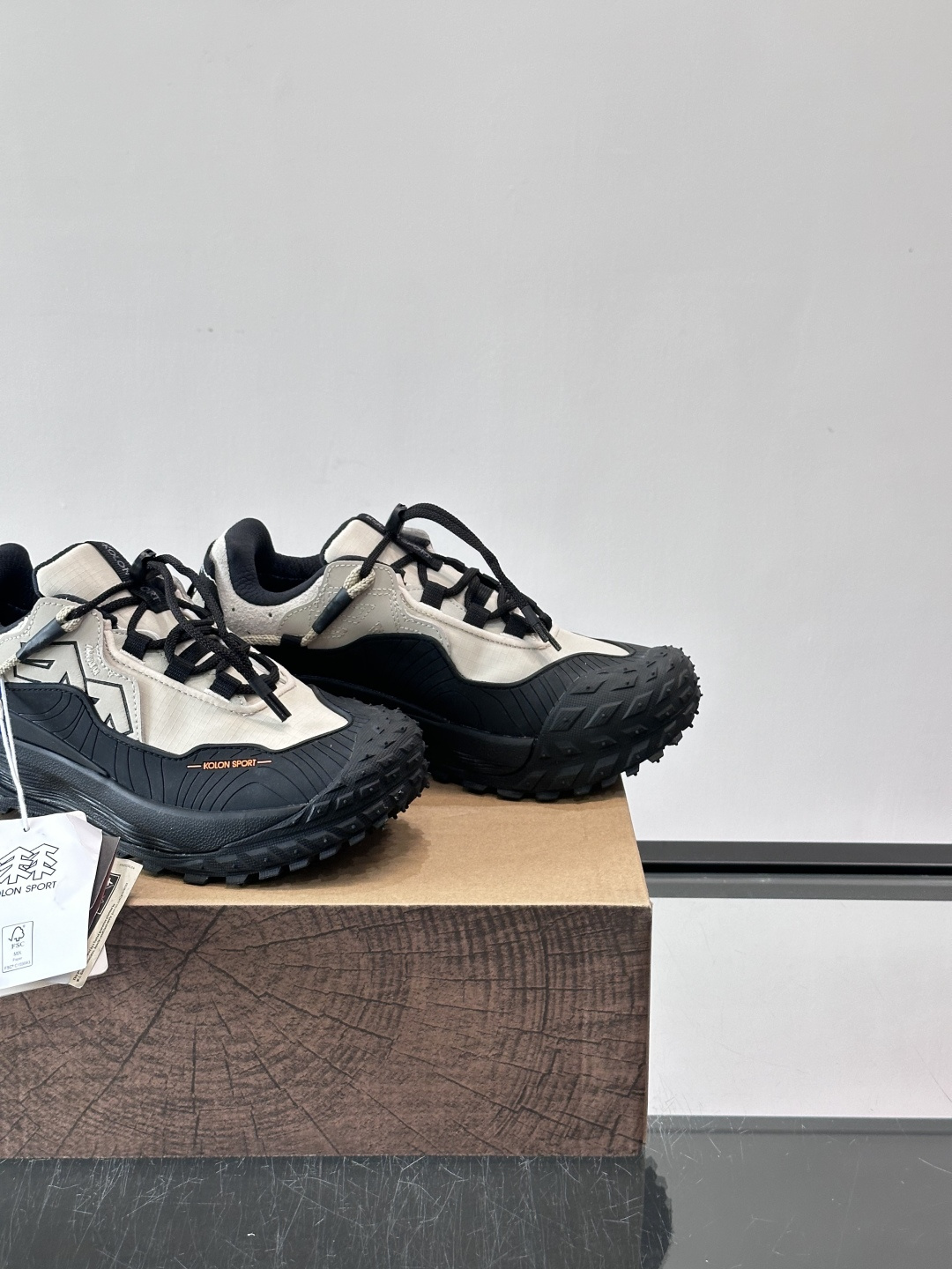 👟可隆LITCAMPMEGA徒步鞋，配色超美！GORE-TEX防水，户外雨天也不怕湿脚。Vibram大底