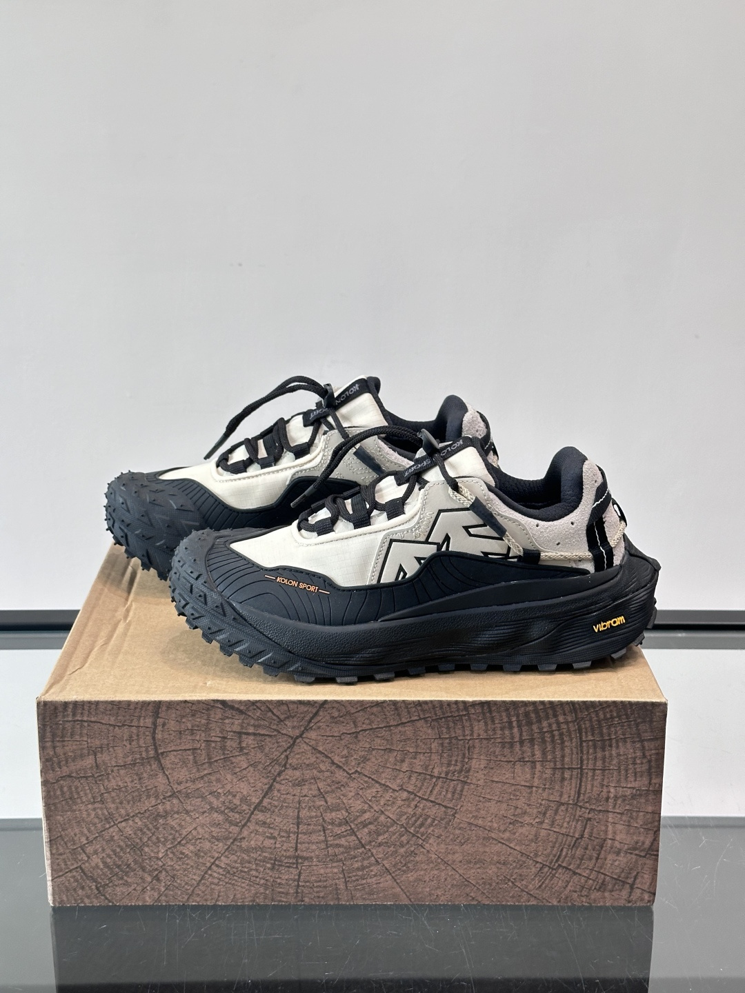 👟可隆LITCAMPMEGA徒步鞋，配色超美！GORE-TEX防水，户外雨天也不怕湿脚。Vibram大底