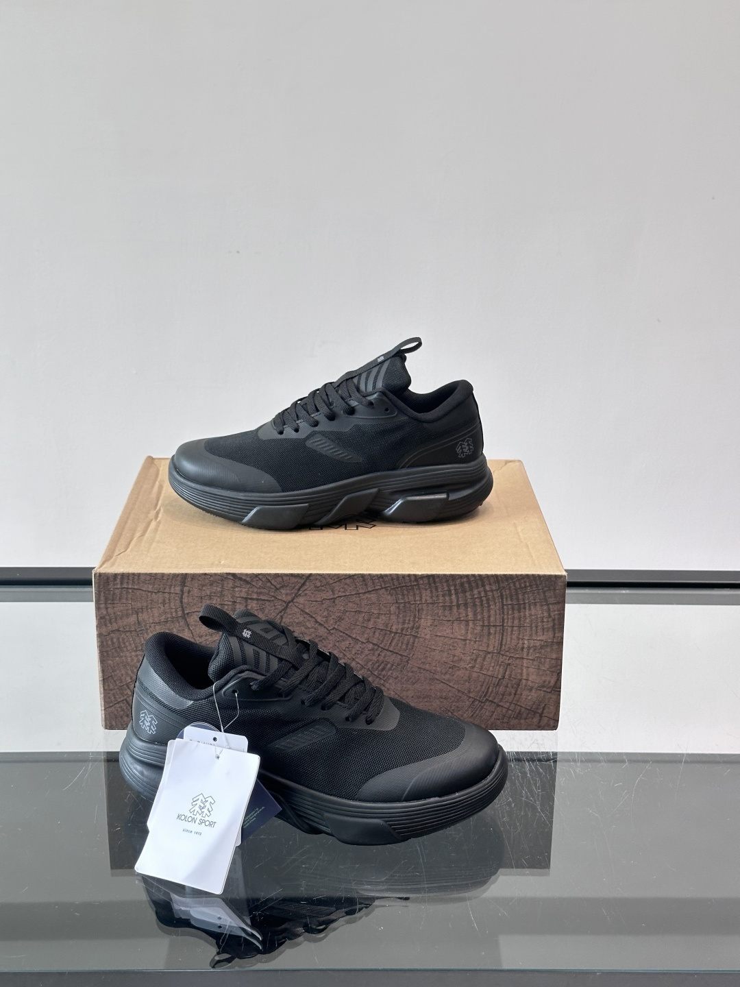 👟KOLON SPORT可隆旅行休闲鞋，主打防泼水+厚底设计，轻便又舒适，适合户外和日常穿搭。鞋面采用防
