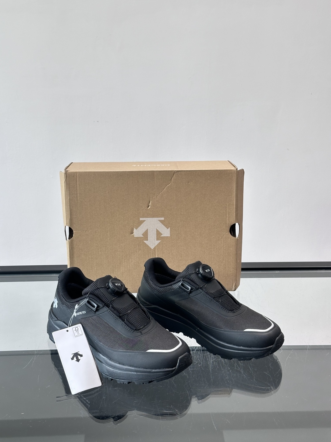 👟迪桑特CHRON TRAINER旋钮鞋，复古拼接设计，牛皮➕网布鞋面，透气又舒适。BOA旋钮系带，穿脱