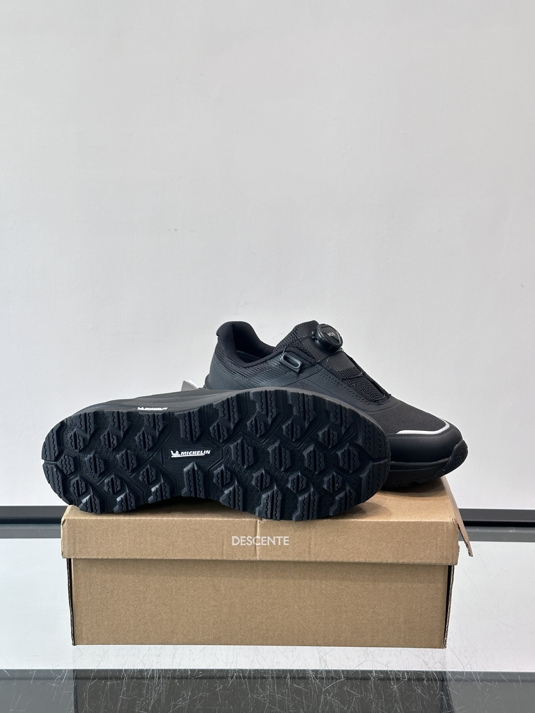 👟迪桑特CHRON TRAINER旋钮鞋，复古拼接设计，牛皮➕网布鞋面，透气又舒适。BOA旋钮系带，穿脱