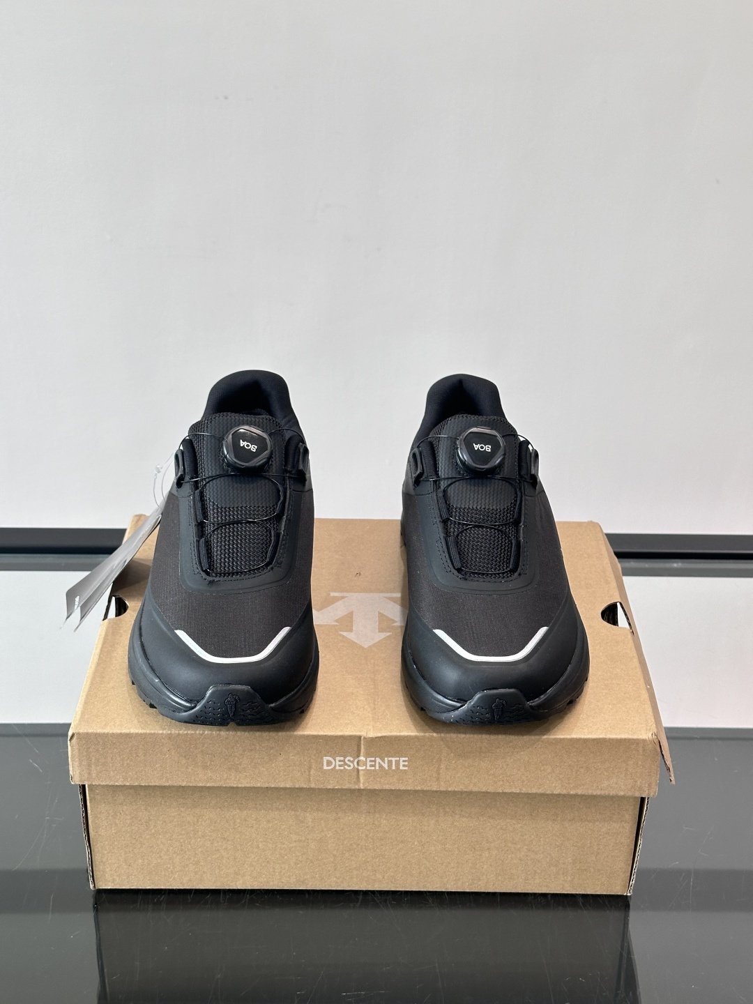 👟迪桑特CHRON TRAINER旋钮鞋，复古拼接设计，牛皮➕网布鞋面，透气又舒适。BOA旋钮系带，穿脱