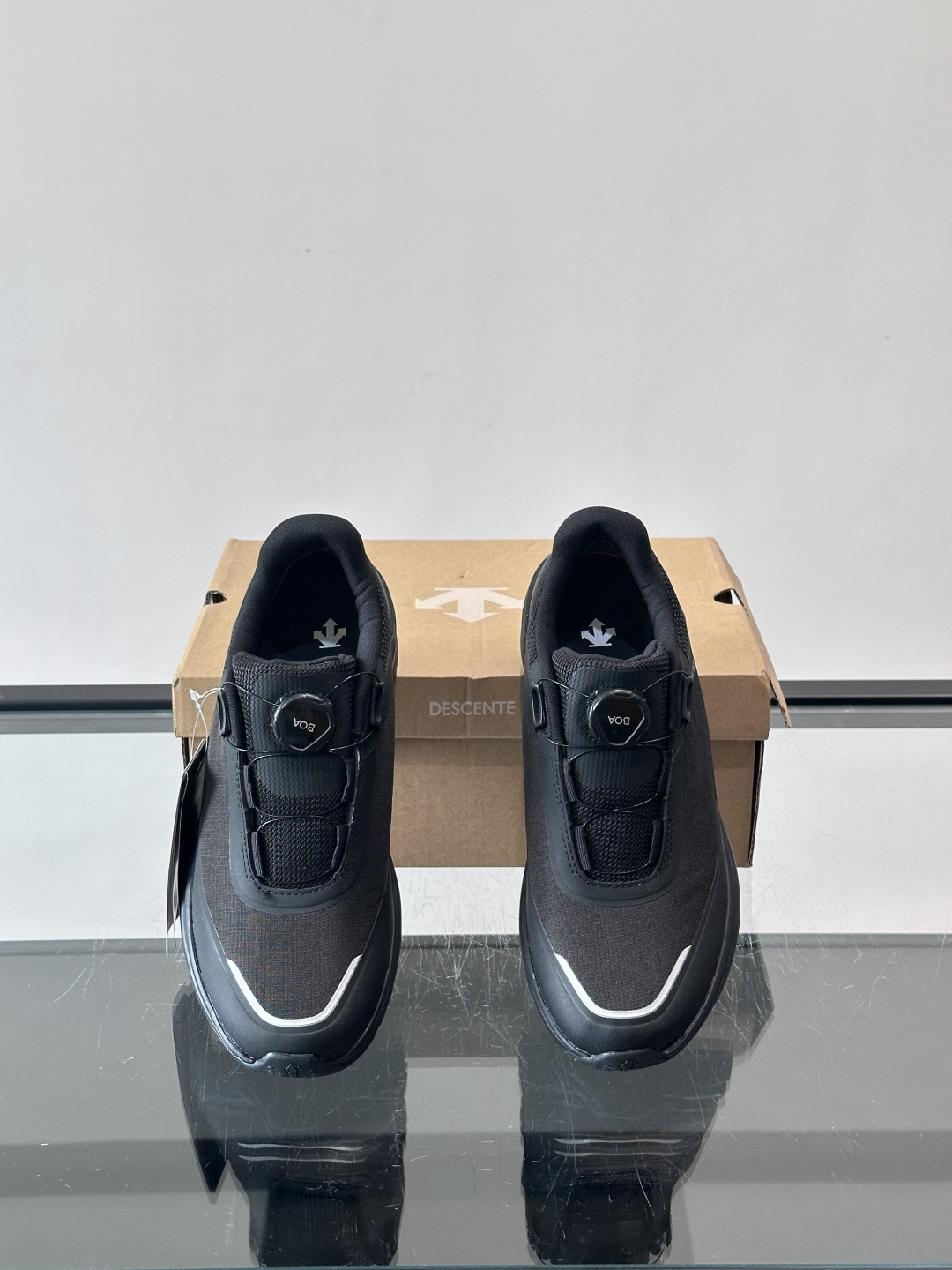 👟迪桑特CHRON TRAINER旋钮鞋，复古拼接设计，牛皮➕网布鞋面，透气又舒适。BOA旋钮系带，穿脱
