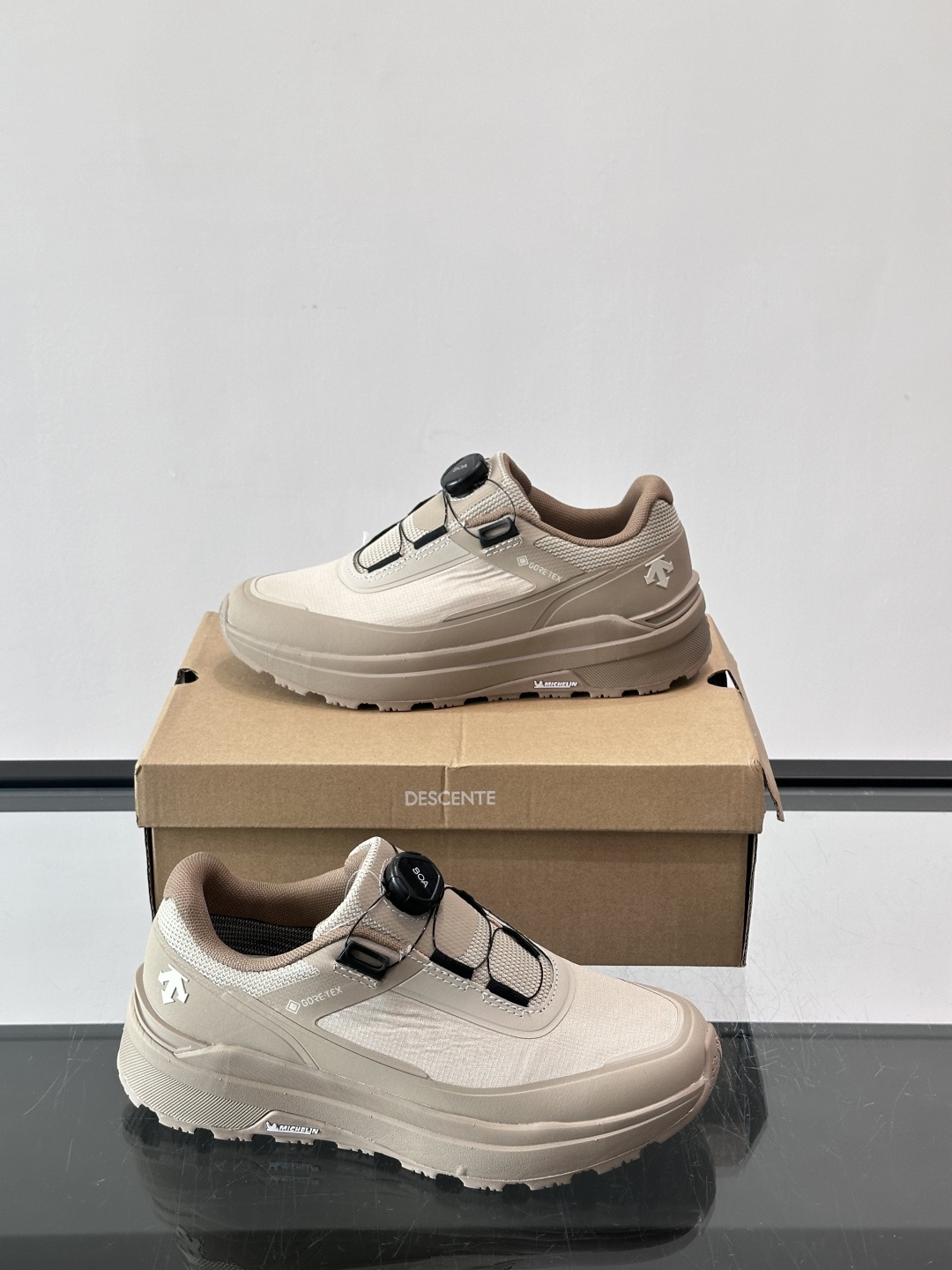 👟迪桑特CHRON TRAINER旋钮鞋，复古拼接设计，牛皮➕网布鞋面，透气又舒适。BOA旋钮系带，穿脱