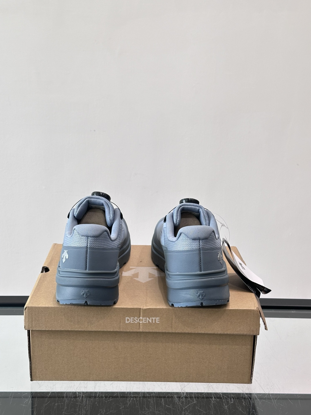 👟迪桑特CHRON TRAINER旋钮鞋，复古拼接设计，牛皮➕网布鞋面，透气又舒适。BOA旋钮系带，穿脱
