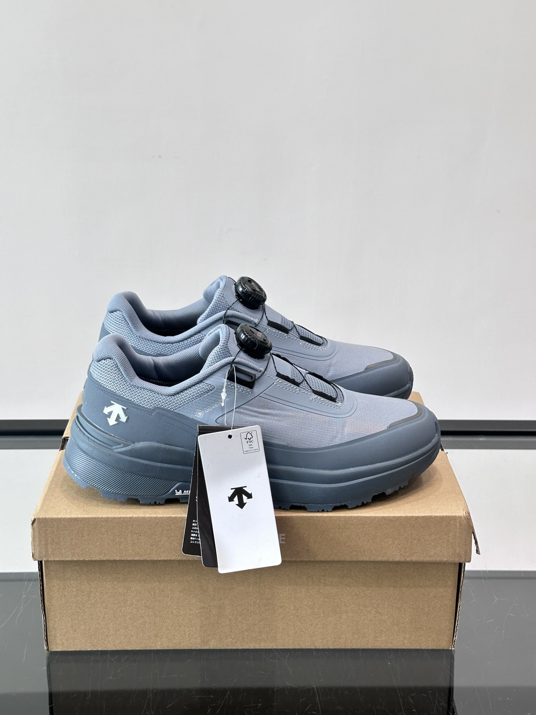 👟迪桑特CHRON TRAINER旋钮鞋，复古拼接设计，牛皮➕网布鞋面，透气又舒适。BOA旋钮系带，穿脱