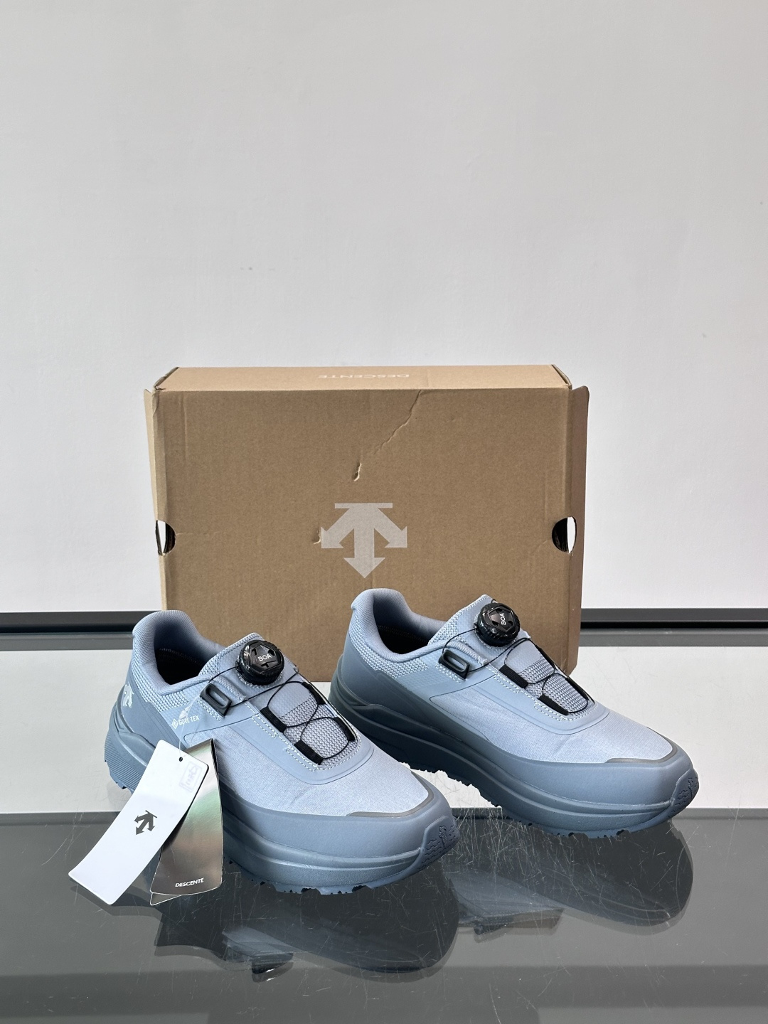 👟迪桑特CHRON TRAINER旋钮鞋，复古拼接设计，牛皮➕网布鞋面，透气又舒适。BOA旋钮系带，穿脱