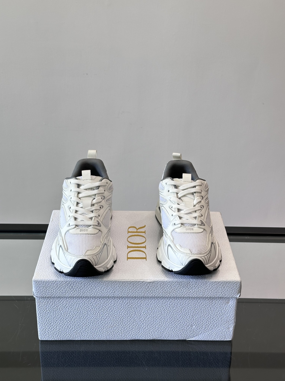 👟Dior休闲老爹鞋，经典厚底设计，网面➕牛皮拼接，透气又耐穿！鞋底多层结构，缓震效果棒，长时间走路也不