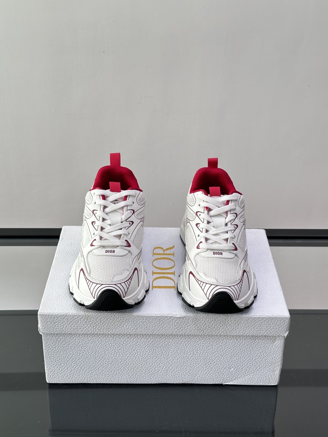 👟Dior休闲老爹鞋，经典厚底设计，网面➕牛皮拼接，透气又耐穿！鞋底多层结构，缓震效果棒，长时间走路也不