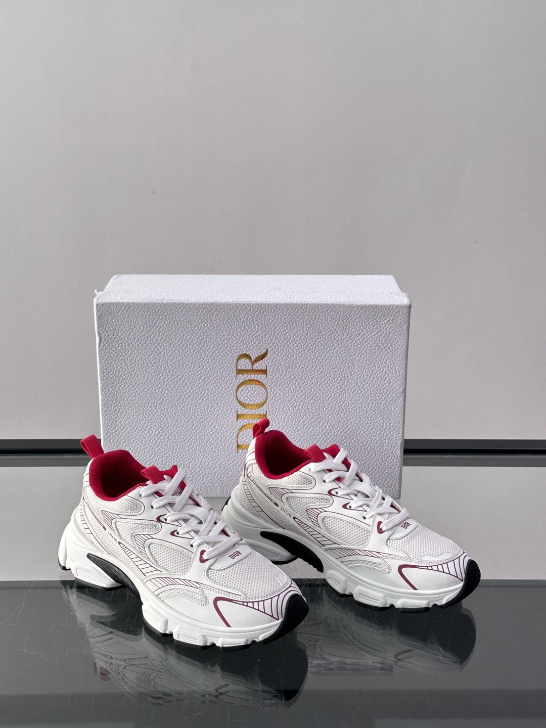 👟Dior休闲老爹鞋，经典厚底设计，网面➕牛皮拼接，透气又耐穿！鞋底多层结构，缓震效果棒，长时间走路也不