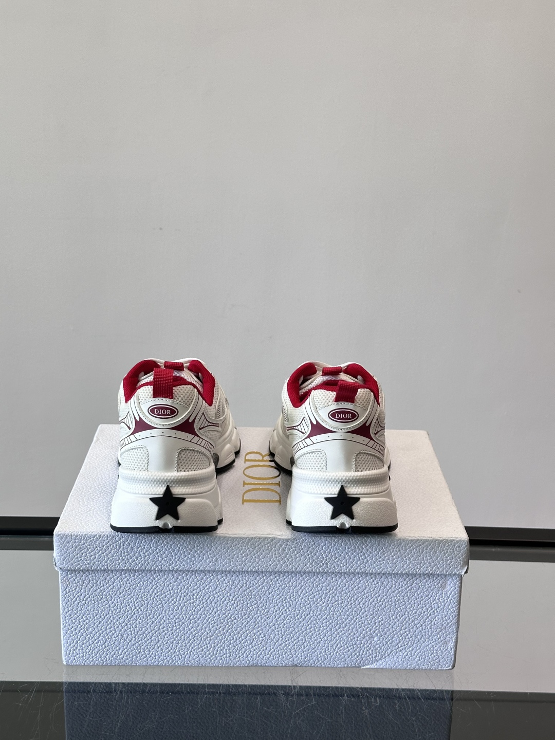 👟Dior休闲老爹鞋，经典厚底设计，网面➕牛皮拼接，透气又耐穿！鞋底多层结构，缓震效果棒，长时间走路也不