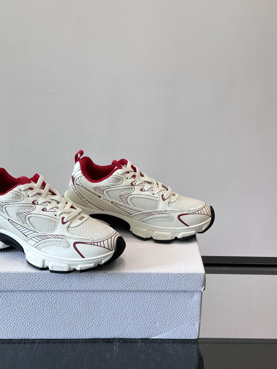 👟Dior休闲老爹鞋，经典厚底设计，网面➕牛皮拼接，透气又耐穿！鞋底多层结构，缓震效果棒，长时间走路也不