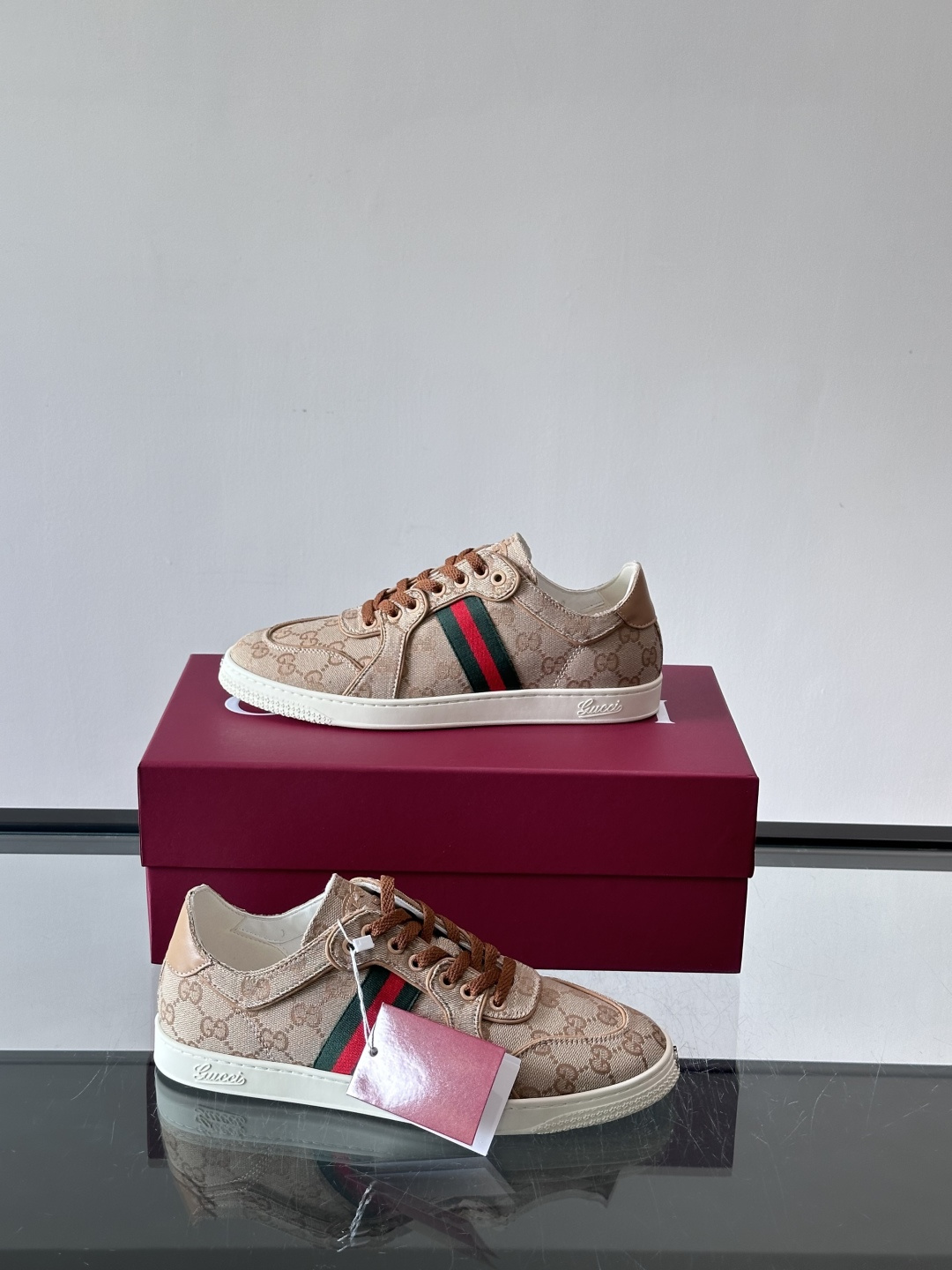 ​​👟Gucci 2026春夏新款GG老花运动鞋，米色+乌木色Original GG帆布，搭配红绿Web