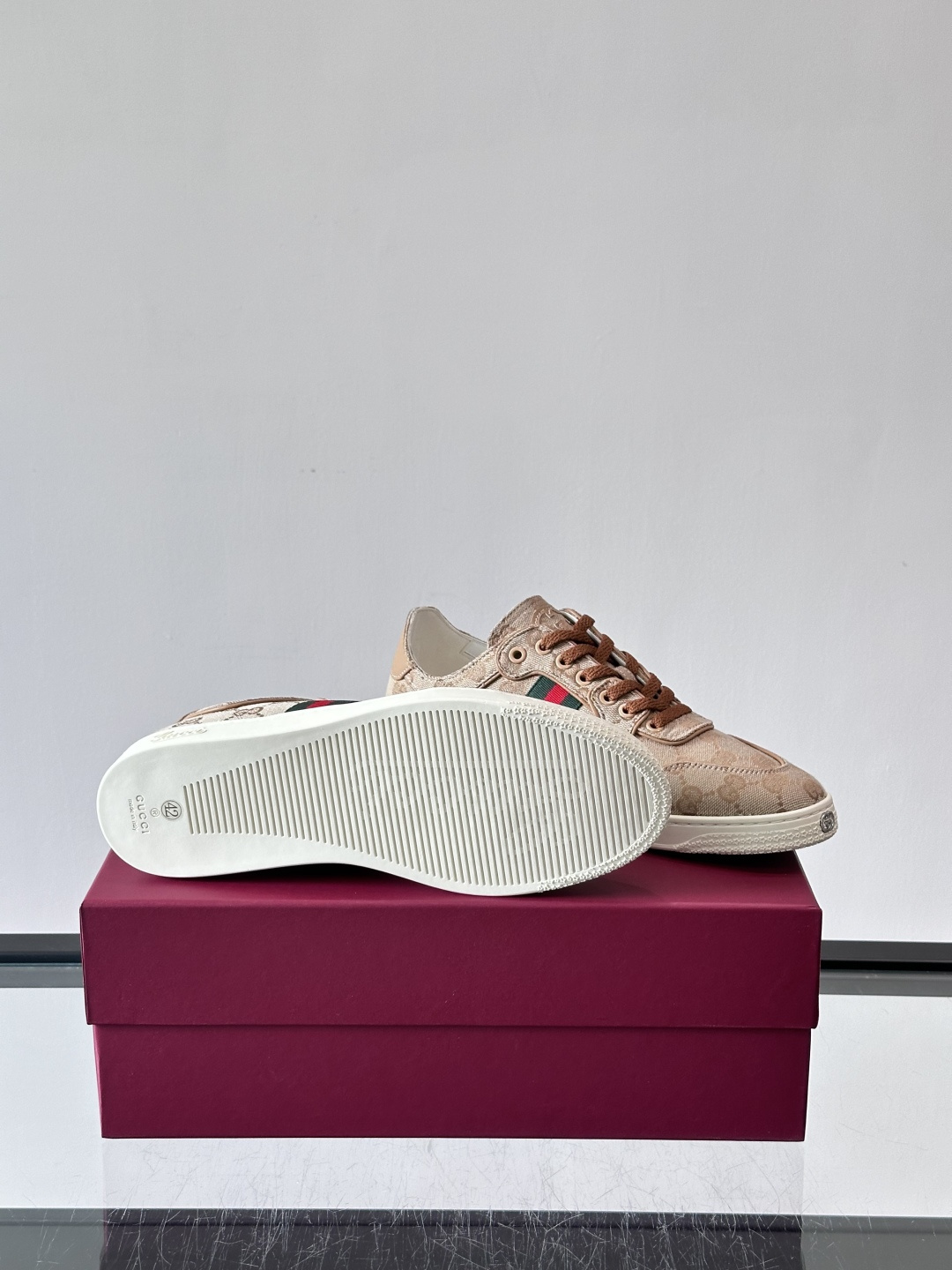 ​​👟Gucci 2026春夏新款GG老花运动鞋，米色+乌木色Original GG帆布，搭配红绿Web