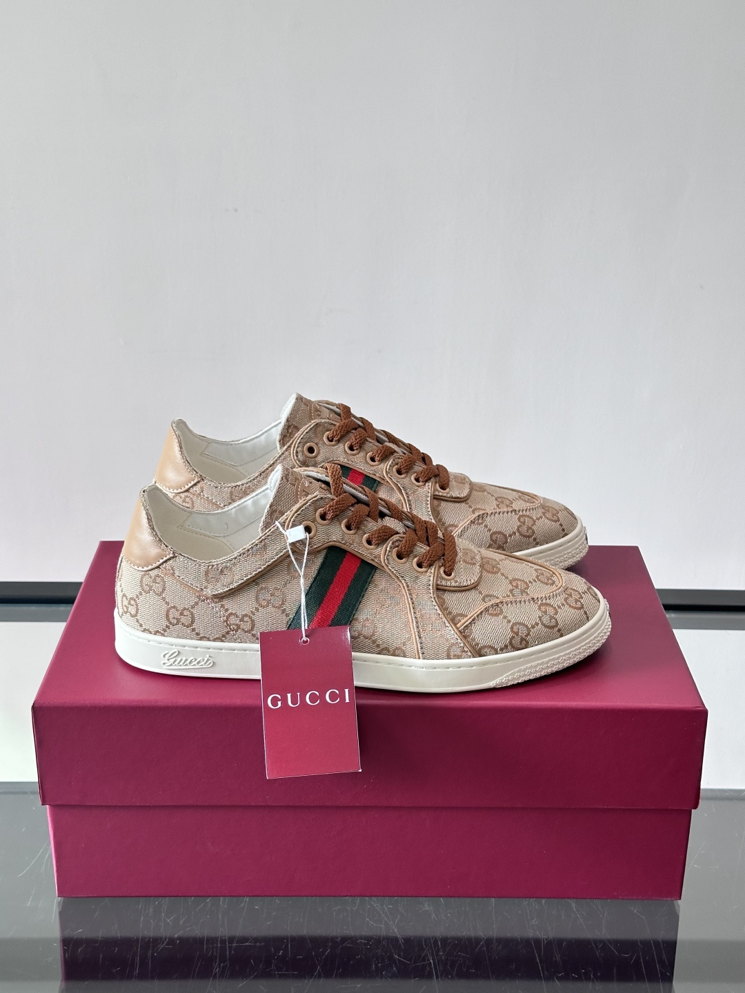 ​​👟Gucci 2026春夏新款GG老花运动鞋，米色+乌木色Original GG帆布，搭配红绿Web