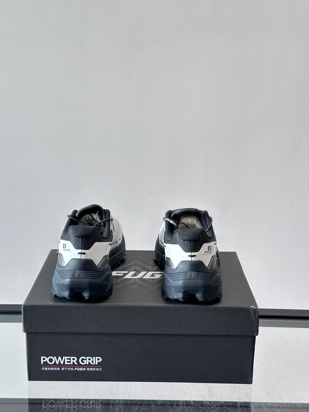 凯乐石FUGA EX3跑山鞋​​🔥凯乐石FUGA EX3跑山鞋，专为越野跑设计，配色超吸睛，夜跑也很显眼